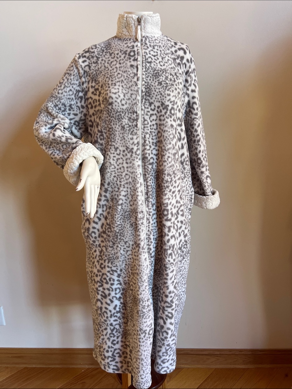 stan herman Plush Leopard-Print Zip-Front Robe  with pockets lounging luxury